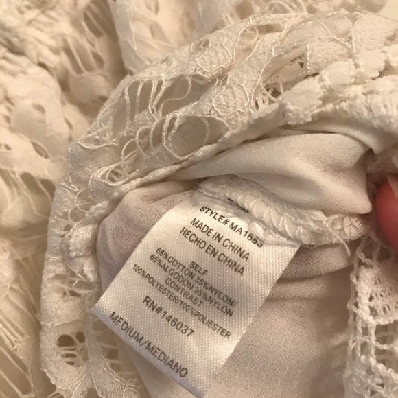 ❤️4/$25 Windsor White Laced Crop Top Medium - Picture 3 of 4